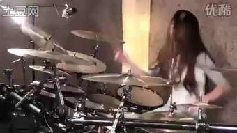 女孩打架子鼓的视频,女孩挥洒激情的架子鼓风采